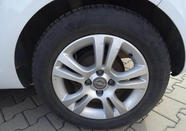 Opel Corsa cena 23900 przebieg: 130000, rok produkcji 2014 z Chodecz małe 497